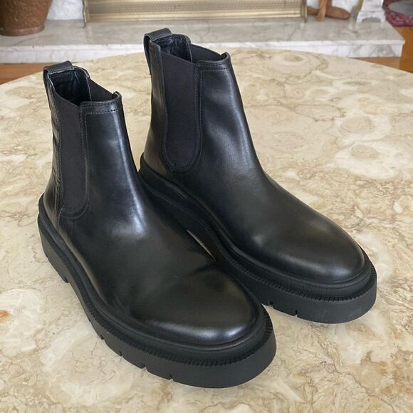 NWOT Zara Leather Chunky Lug Sole Chelsea Boots - Mismatched Sizes - L43/R41 - Picture 3 of 13